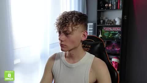 Snapshot of kirill_20_cm chatting on 10/28/25, 10:08 Kirill and Andrey online show from 10/28/25, 10:08