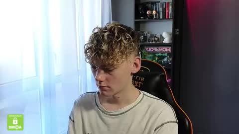 Snapshot of kirill_20_cm chatting on 10/29/25, 09:22 Kirill and Andrey online show from 10/29/25, 09:22