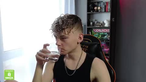 Snapshot of kirill_20_cm chatting on 10/30/25, 10:38 Kirill and Andrey online show from 10/30/25, 10:38