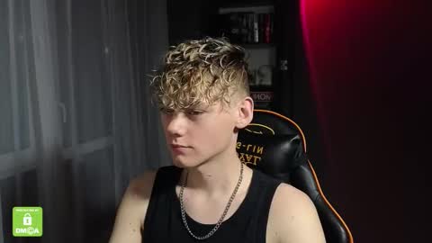 Snapshot of kirill_20_cm chatting on 10/30/25, 10:43 Kirill and Andrey online show from 10/30/25, 10:43