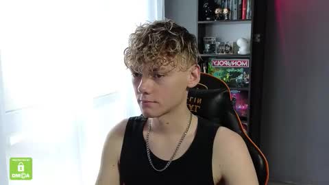 Snapshot of kirill_20_cm chatting on 10/31/25, 10:49 Kirill and Andrey online show from 10/31/25, 10:49