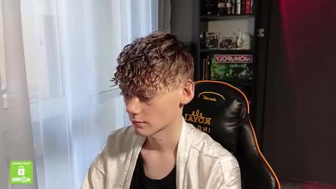 Snapshot of kirill_20_cm chatting on 11/09/25, 12:14 Kirill and Andrey online show from 11/09/25, 12:14