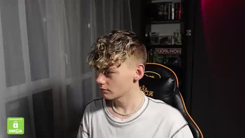 Snapshot of kirill_20_cm chatting on 11/11/25, 11:27 Kirill and Andrey online show from 11/11/25, 11:27