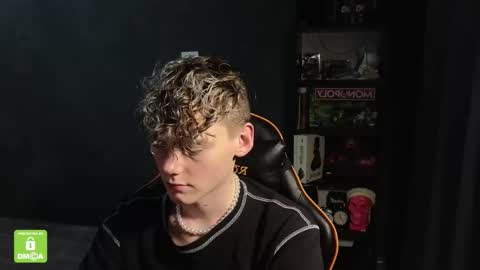 Snapshot of kirill_20_cm chatting on 11/24/25, 09:36 Kirill and Andrey online show from 11/24/25, 09:36