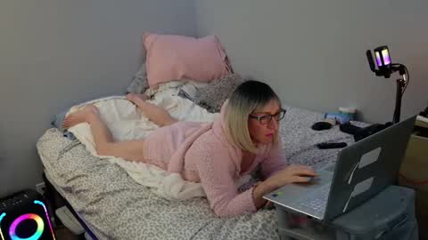 Onya online show from 12/29/24, 08:22