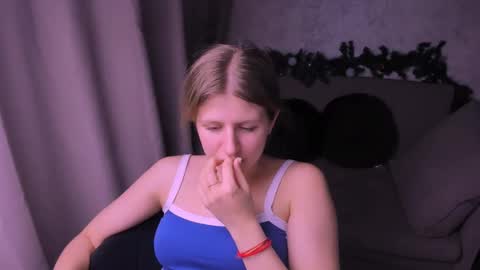 Kira online show from 01/10/25, 09:10