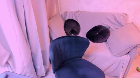 Kira online show from 03/06/25, 08:16