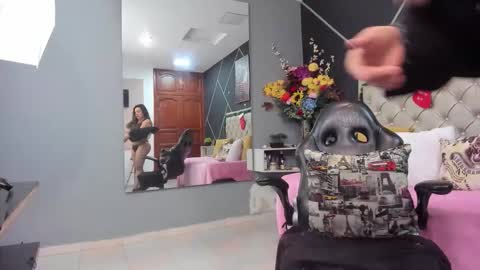 kriss online show from 12/15/25, 09:41