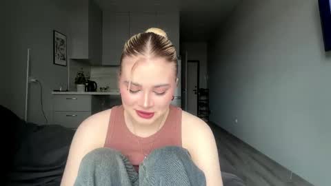 Kira online show from 04/15/26, 10:00