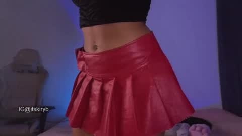 Snapshot of kiry_blossom chatting on 11/19/25, 03:50 See you in a few minutes today December 1st. online show from 11/19/25, 03:50