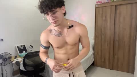 Snapshot of kisan_smith chatting on 02/19/25, 06:44 Kisan online show from 02/19/25, 06:44