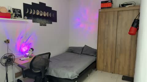 Snapshot of kisan_smith chatting on 10/20/25, 01:39 Kisan online show from 10/20/25, 01:39