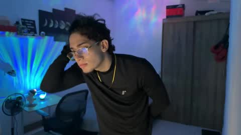 Snapshot of kisan_smith chatting on 10/21/25, 03:18 Kisan online show from 10/21/25, 03:18