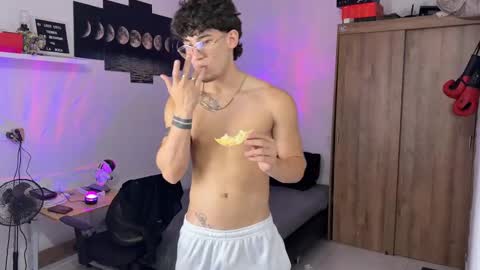 Snapshot of kisan_smith chatting on 10/27/25, 05:11 Kisan online show from 10/27/25, 05:11