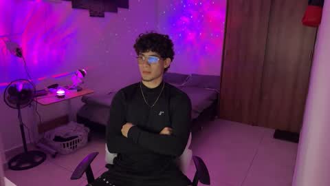 Snapshot of kisan_smith chatting on 12/18/25, 02:17 Kisan online show from 12/18/25, 02:17