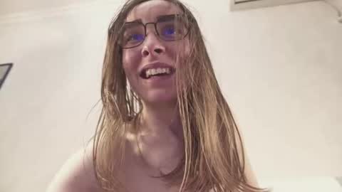Wet Girl online show from 12/22/25, 11:24