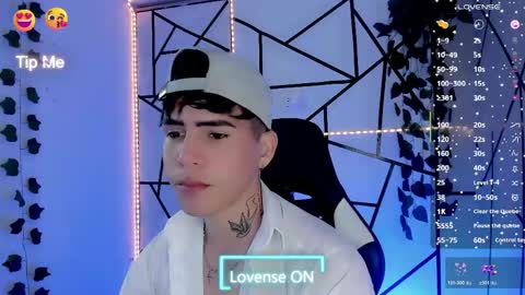 kiss_whitee online show from 06/04/26, 05:02