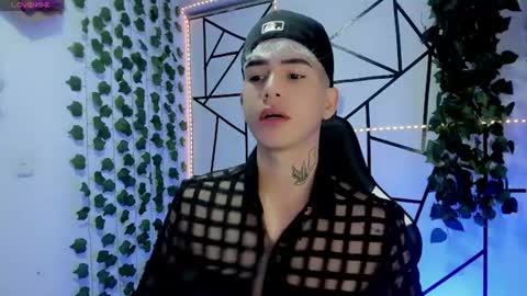 kiss_whitee online show from 07/08/26, 08:41