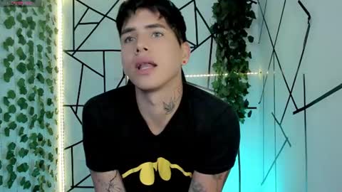 kiss_whitee online show from 08/05/26, 12:57