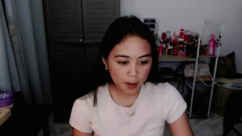 kisses_avery online show from 06/10/26, 07:29