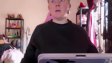 kissica online show from 02/05/26, 11:15