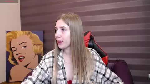 Snapshot of kissme_now chatting on 09/18/25, 07:10 kissme_now online show from 09/18/25, 07:10