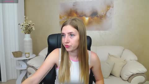 Snapshot of kissme_now chatting on 09/19/25, 11:33 kissme_now online show from 09/19/25, 11:33