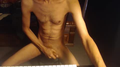 Snapshot of kissmycockandballs chatting on 11/26/25, 06:58 Your Man online show from 11/26/25, 06:58