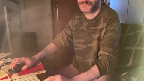 Snapshot of kissofbanned1983 chatting on 04/23/26, 03:47 kissofbanned1983 online show from 04/23/26, 03:47