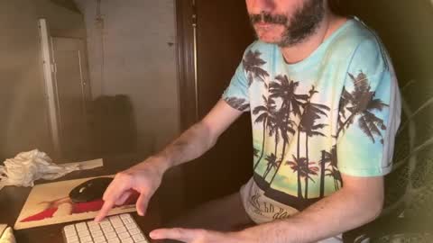 Snapshot of kissofbanned1983 chatting on 04/28/26, 08:03 kissofbanned1983 online show from 04/28/26, 08:03