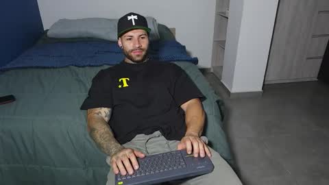 kite__ online show from 09/25/25, 03:32