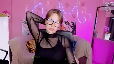 Snapshot of kitniss_dreamy chatting on 07/11/26, 11:39 kitniss online show from 07/11/26, 11:39