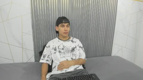 kitsune_44 online show from 04/06/26, 07:26