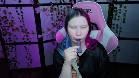 Snapshot of kitsune_little chatting on 05/23/26, 10:36 kitsune_little online show from 05/23/26, 10:36