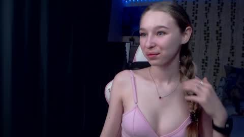 Snapshot of kitsuneyx chatting on 04/08/26, 01:05 kitsuneyX online show from 04/08/26, 01:05