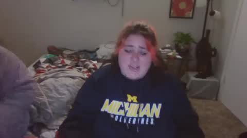 Kitten and rebellious online show from 01/12/25, 05:45