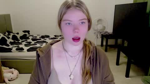 Jennyblonde and Emmabrunette online show from 12/13/24, 07:15