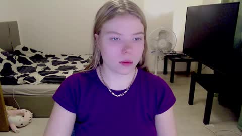 Jennyblonde and Emmabrunette online show from 12/18/24, 11:56