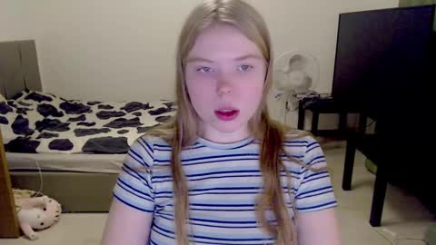 Jennyblonde and Emmabrunette online show from 12/24/24, 03:47