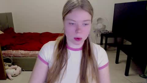 Jennyblonde and Emmabrunette online show from 01/15/25, 01:41