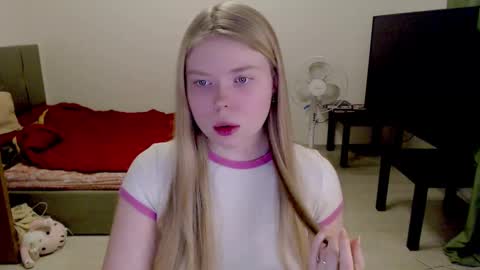 Jennyblonde and Emmabrunette online show from 02/05/25, 05:31