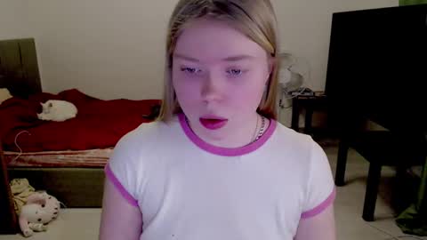 Jennyblonde and Emmabrunette online show from 02/06/25, 10:43