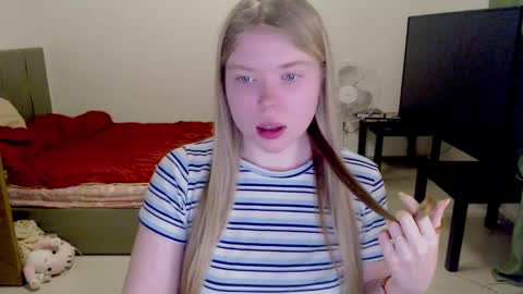 Jennyblonde and Emmabrunette online show from 02/09/25, 12:39