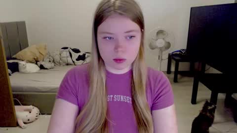 Jennyblonde and Emmabrunette online show from 11/06/25, 08:26