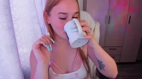 kitten_sun online show from 01/24/25, 06:24