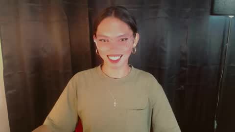 Snapshot of kitteylovesyou chatting on 09/27/25, 05:34 KITTY online show from 09/27/25, 05:34