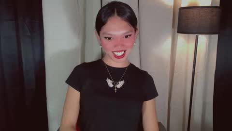 Snapshot of kitteylovesyou chatting on 10/01/25, 09:43 KITTY online show from 10/01/25, 09:43