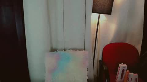 Snapshot of kitteylovesyou chatting on 10/27/25, 08:46 KITTY online show from 10/27/25, 08:46