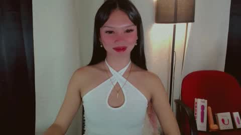 Snapshot of kitteylovesyou chatting on 11/08/25, 08:29 KITTY online show from 11/08/25, 08:29