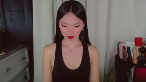Snapshot of kitteylovesyou chatting on 06/04/26, 09:10 KITTY online show from 06/04/26, 09:10